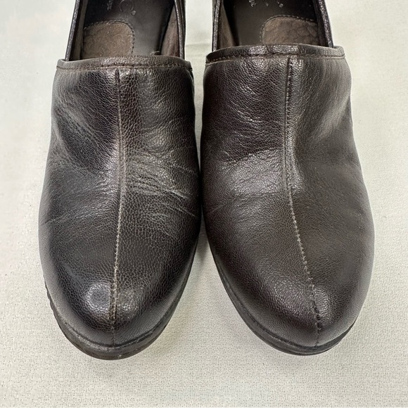 Boc Brown Leather Slip On Block Heel Shoes 8 - Picture 3 of 16